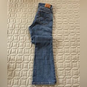 Levi’s 725 High Rise Bootcut Jeans.